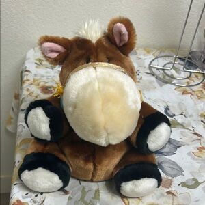 Outrageous 10” Sitting Brown Horse Hand Puppet Plush 2002 Vintage collectible